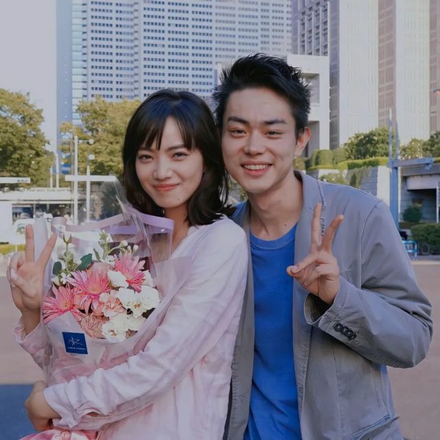 组图甜蜜配一脸菅田将晖小松菜奈官宣结婚