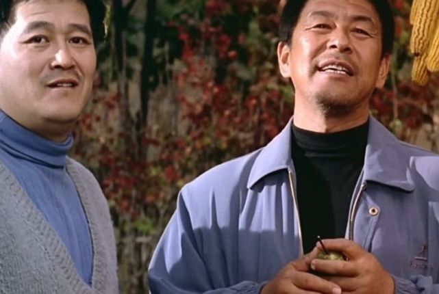 我只在当年电影上映之后看过一遍,让我稍微能想起一点儿《一乡之长》