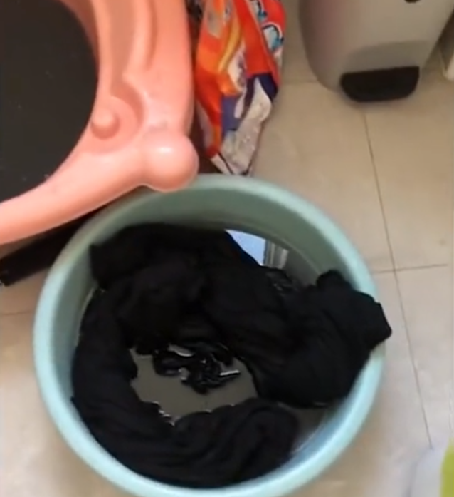 黑衣服掉色怎么办_防止黑色衣服掉色的小妙招-第2张图片-潮百科