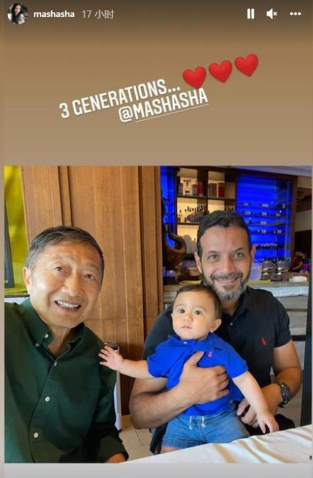 郑佩佩前夫近照,祖孙三代同框很温馨,曾为生儿子让妻子怀孕8次