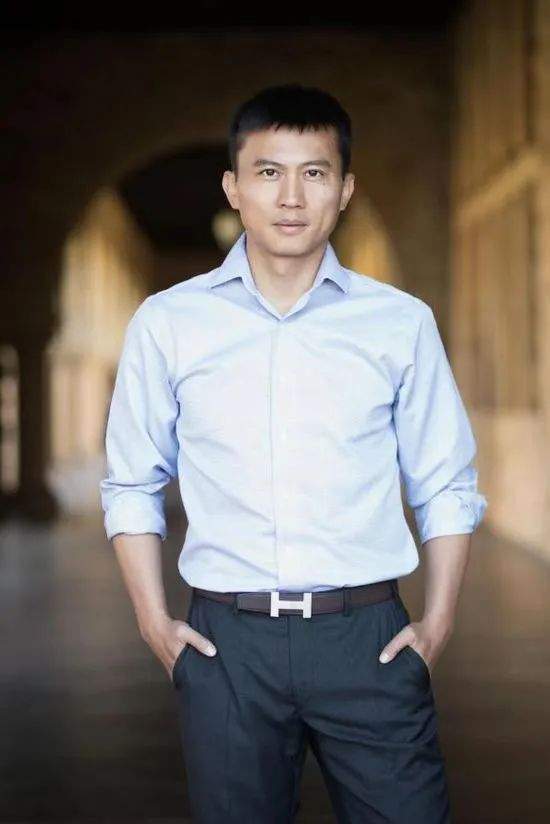 崔屹美国斯坦福大学材料科学和工程系终身教授.