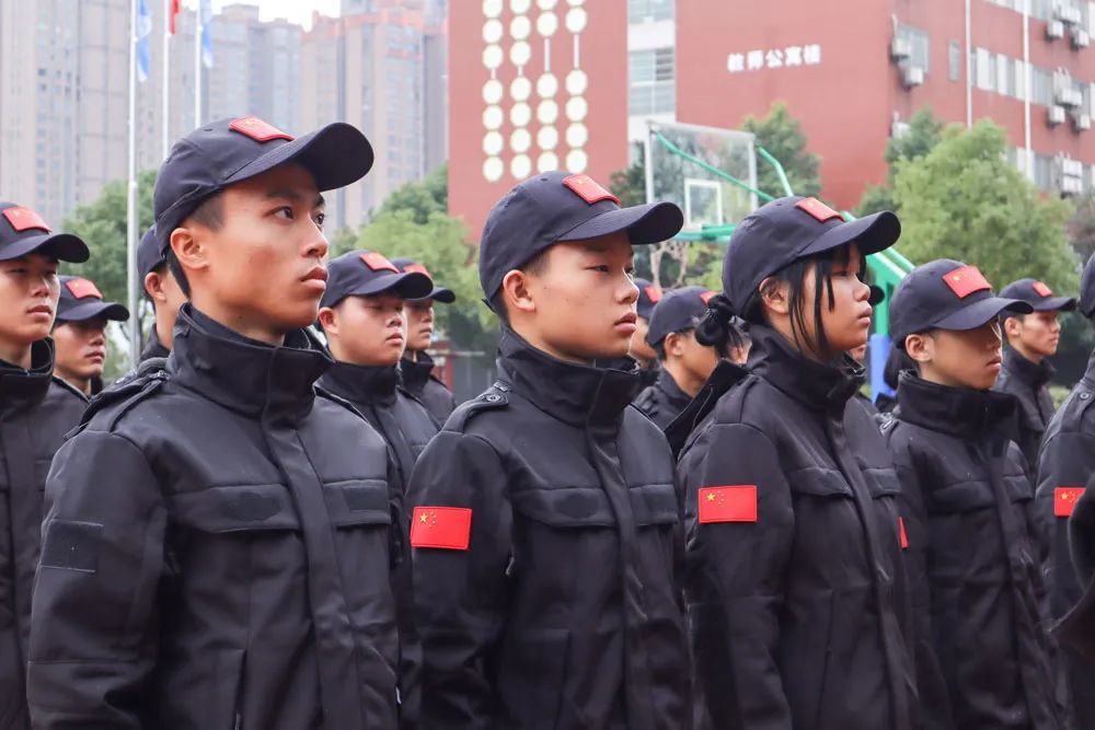 暖心守护,用心护校——湖南铁航信息技工学校 举行护校队授装仪式