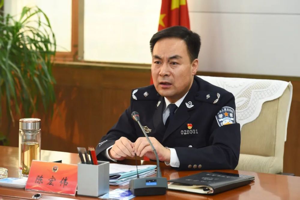 市局党委理论学习中心组(扩大)专题传达学习贯彻党的