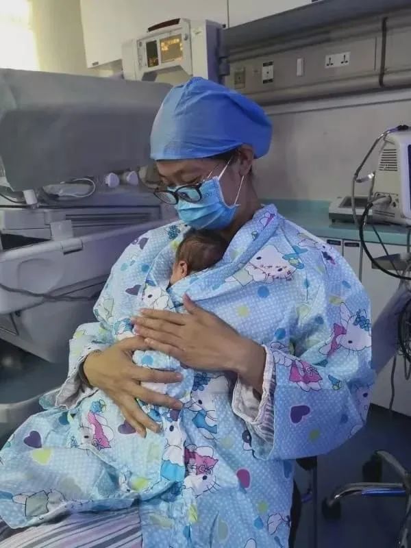 2021年世界早产儿日宣传日主题有爱有未来母乳喂养助力健康