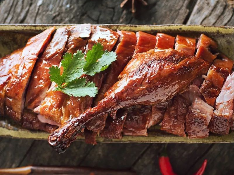 浓油赤酱酿造的美味,秋梅这款即食酱鸭连骨头都能嗦出香味儿_腾讯新闻