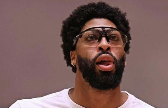 nba球星戴护目镜都啥样隆多酷似黑客帝国库里戴护目镜太搞笑