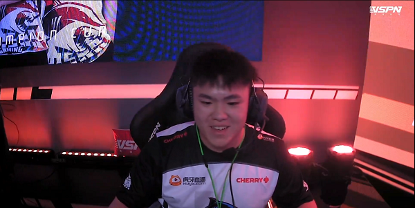 【名场面】职业赛场枪战游戏变刀战,你有被秀到吗?