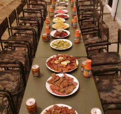 印度将军:印军伙食很奢侈,中国士兵比不上!火锅不如咖喱大饼?