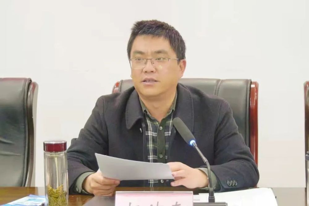 杨绪春强调要全力以赴抓好疫情防控各项工作