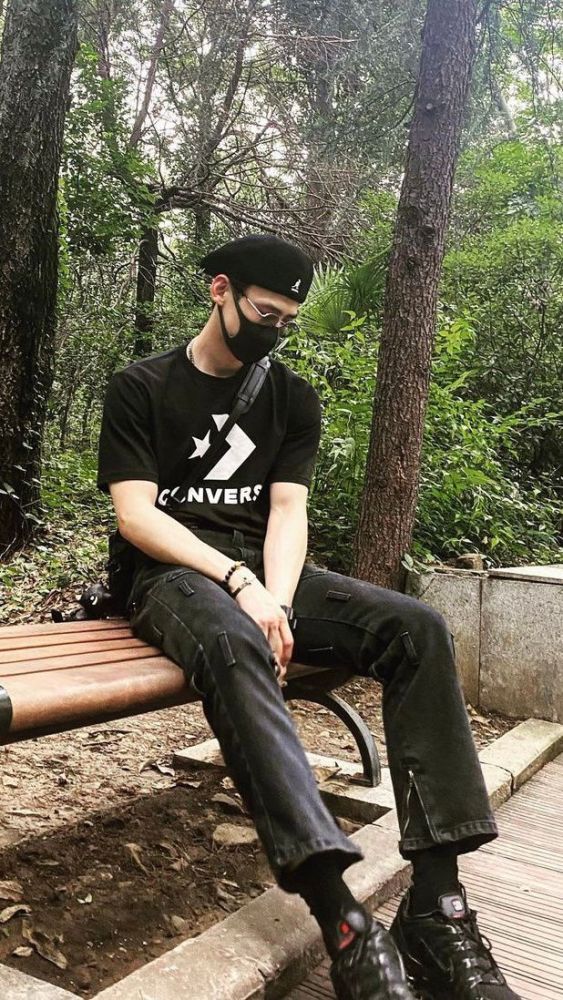 白敬亭的穿搭简直纯纯男友风