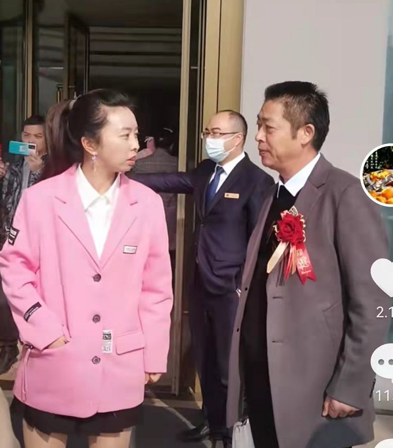 姚师兵和许敏抵达河南田静爷爷你们能来我孙子婚礼就圆满了