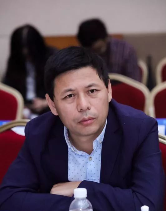 【小楼古绝】|刘川:身在黄花里 何须采一枝|小楼|刘川|清风|杏花|章雪