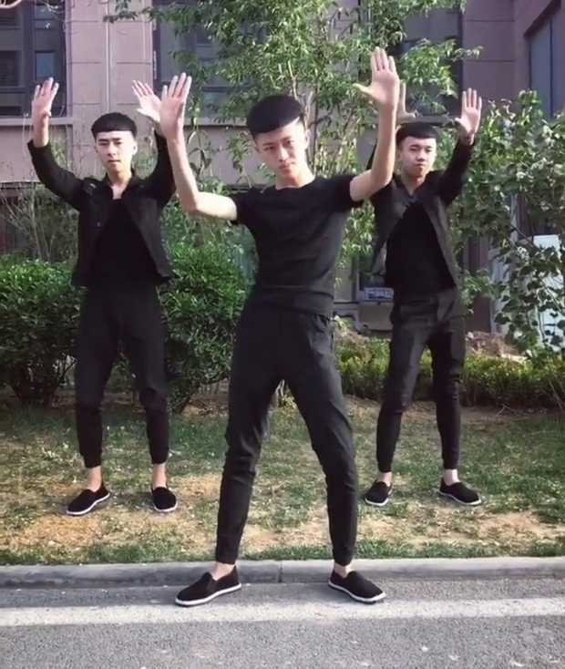 从精神小伙到红极一时再到被平台封杀被网友称为摇头祖师爷的他是怎样