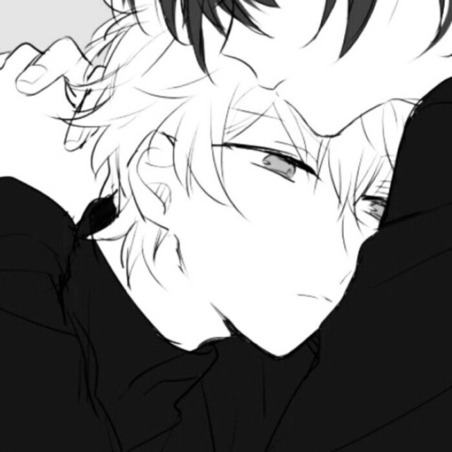 动漫男闺蜜头离得很近心却远了