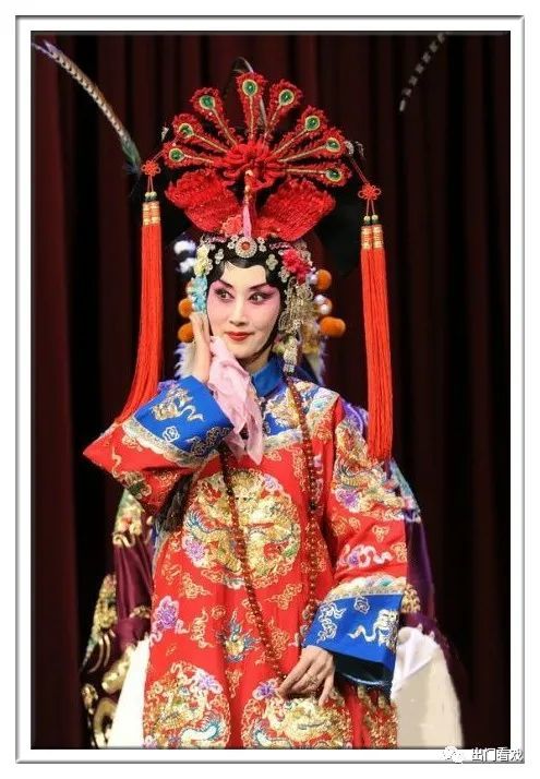 在山东烟台市京剧团的时候,张萍已经是主演,梅派,程派,荀派,张派都学