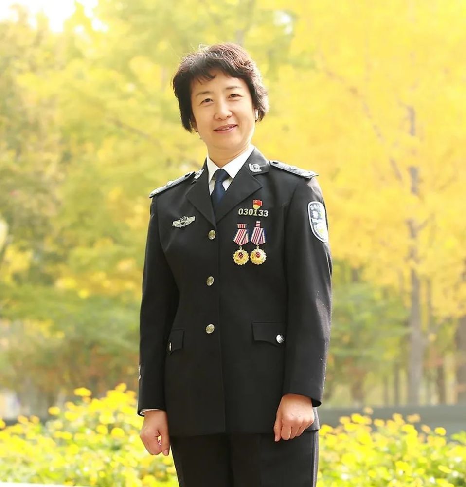 在得知冯璇前往贵州支教后,就尽己所能提供帮助.