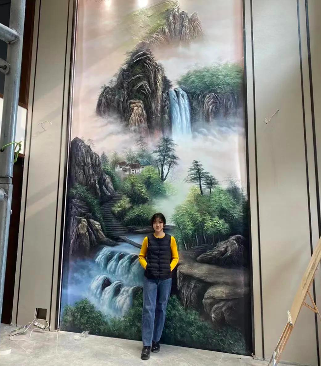 95后壁画师张丽佳刮腻子吸粉千万逆袭人生