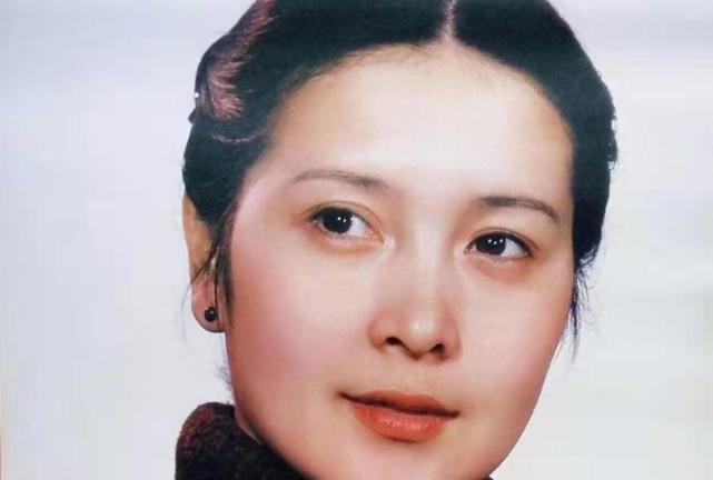 据悉,张伟欣年轻时不仅经常与富豪一起玩,还曾把闺蜜的男友抢到手