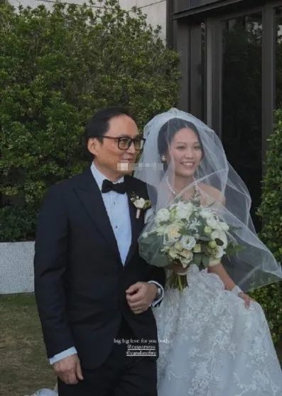 吴婉芳大儿子迎娶霍英东孙女，曾志伟出席婚礼，家族强联合