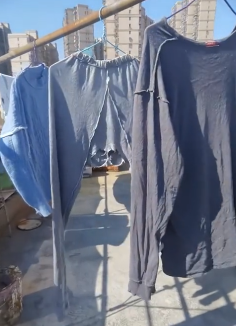 江西一女子给老公晒秋裤,称没人才敢挂,网友乐了:这下都知道了