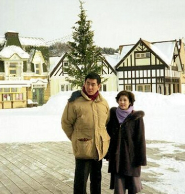 83岁高仓健去世,把40亿遗产留给保姆,妹妹上门讨回"自己"的钱