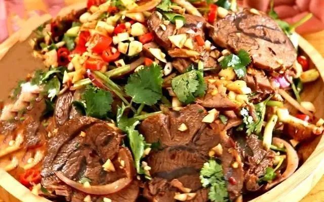 冬天,教你做五香酱牛肉,做法简单,牛肉酱香软嫩不塞牙,特好吃_腾讯