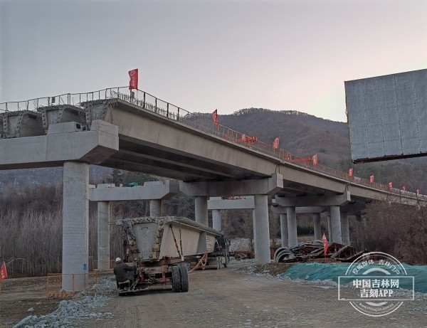 集安至桓仁高速公路冬季施工正在火热进行