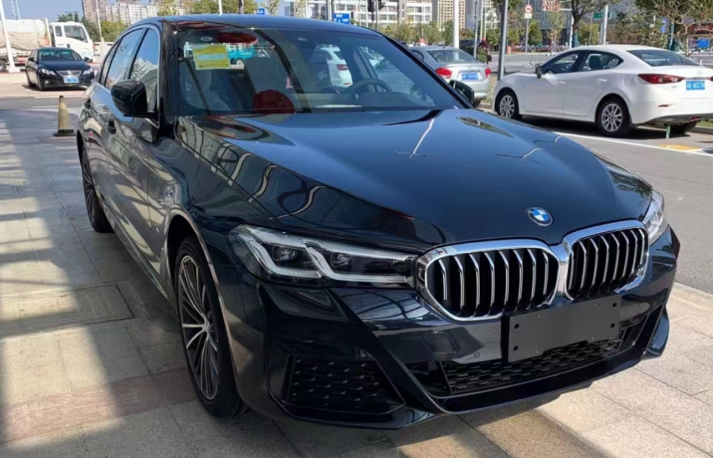 实拍豪华宝马商务型车20t8at内饰奢华酷似7系近40万