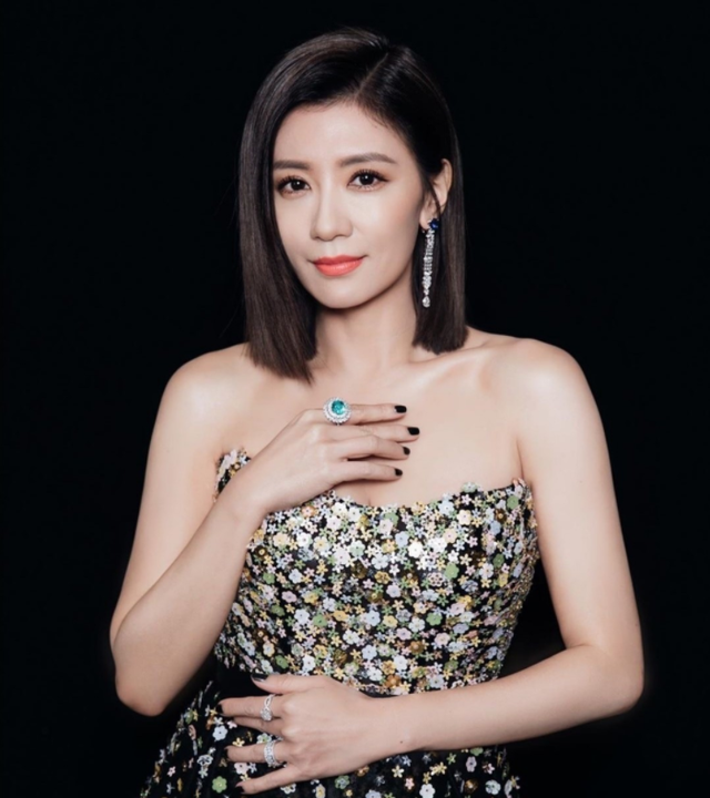 贾静雯:80,90年代的青春女神,一个被岁月遗忘的冻龄女神_腾讯新闻