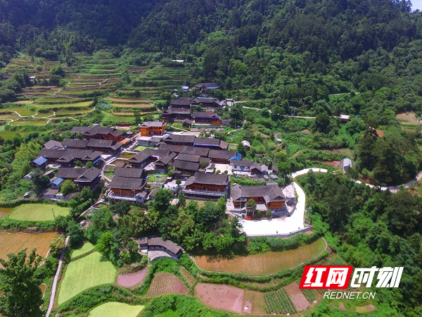 古丈县石门寨村:党的十九届六中全会精神宣讲进农村 凝心聚力坚定信心