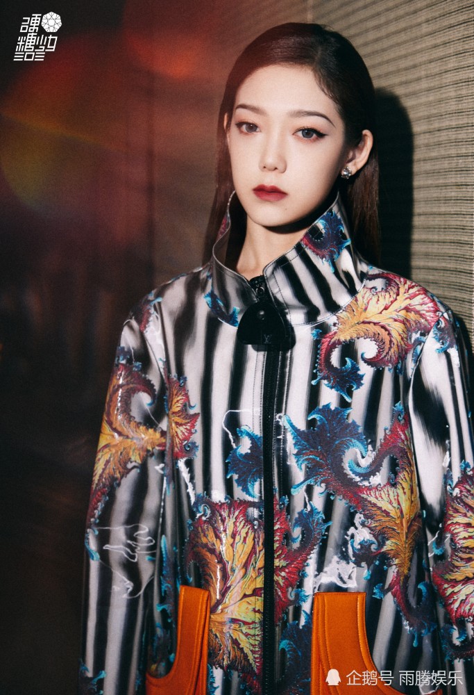 硬糖少女现身lv秀希林娜依高生图状态超好新造型魅力十足