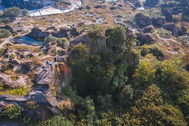 羊山石城绍兴一废弃采石场家门口免费拍出大片