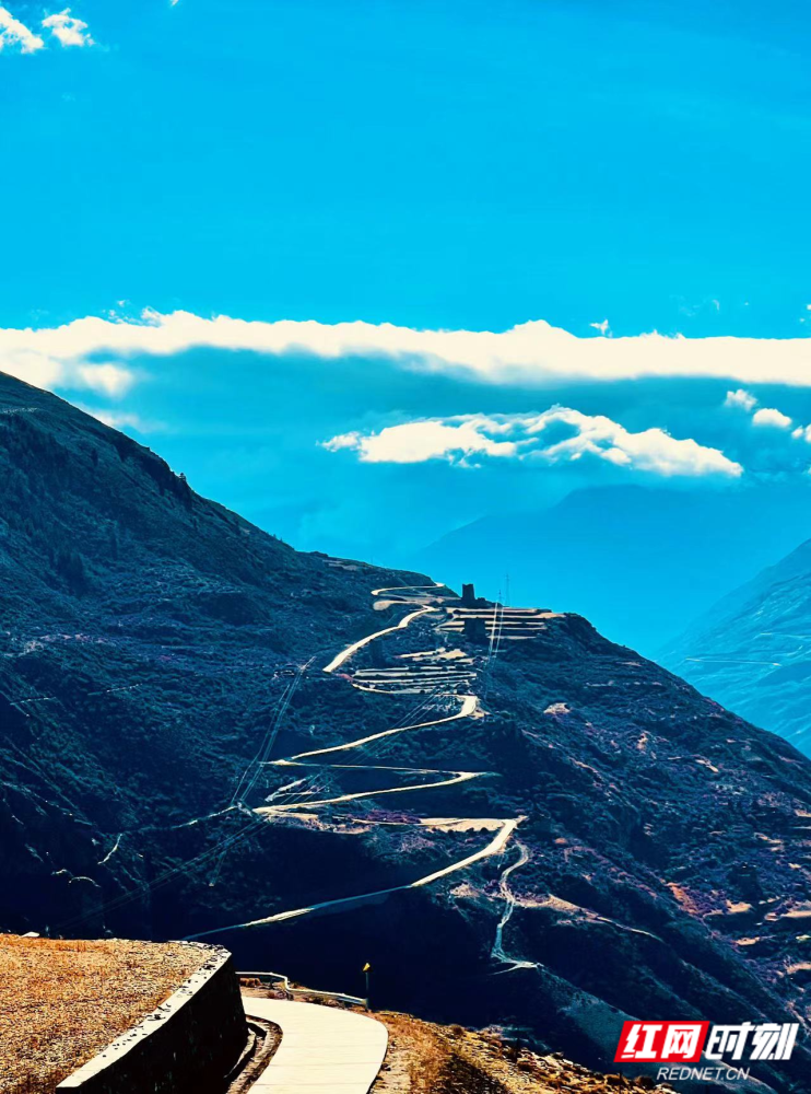 山南的天路,一头是风景,一头是乡愁