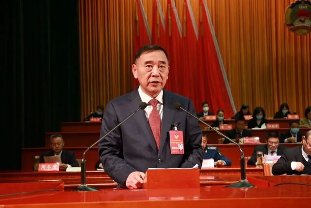 代理市长胡光怀出席大会▲市委书记徐长斌出席大会▲政协应城市第十届