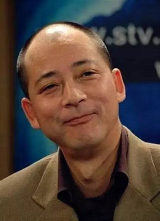 《大江大河》梁思申的外公,如今沦落街头开出租?曾患小儿麻痹症