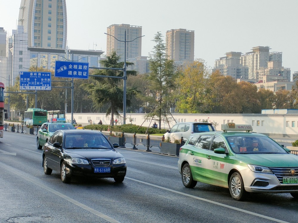 郑州市出租车9成已变绿牌司机分享感受一年能省23万但对汽车寿命不