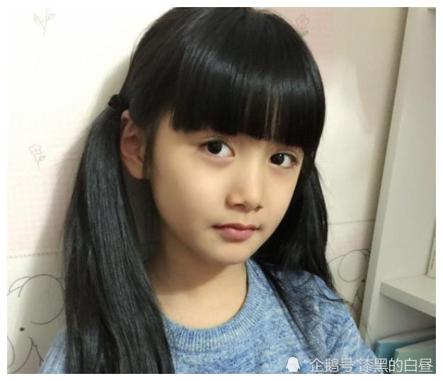 两人仅差一岁,好像看到长大后的林臻娅