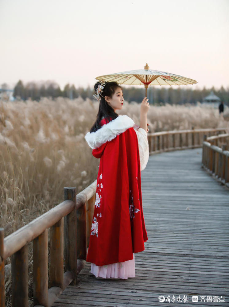 冬日里的汉服美女