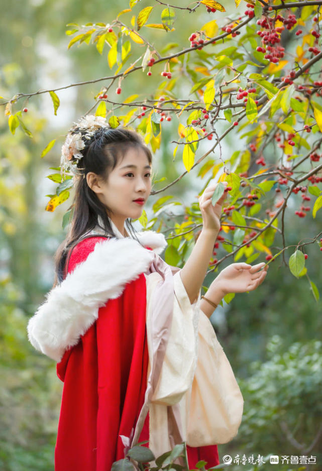 冬日里的汉服美女