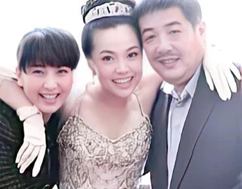 赵本山运气最棒的女搭档,每次嫁人都是大富豪_腾讯新闻