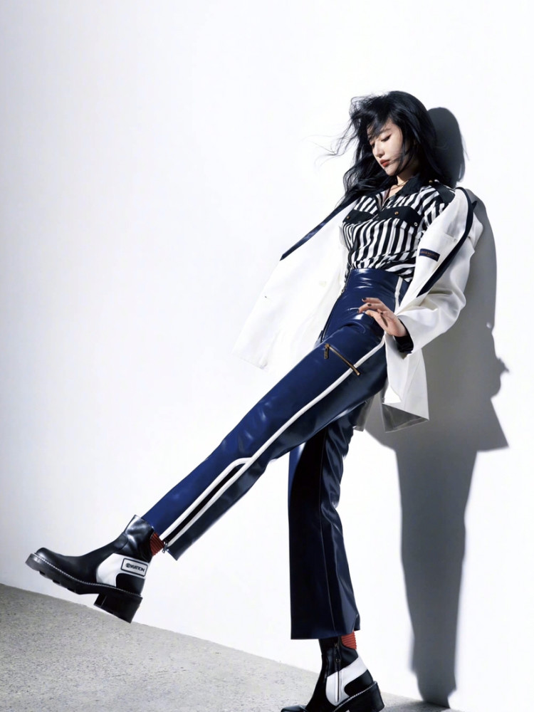 刘亦菲皮裤造型,好酷帅