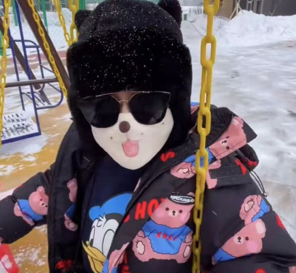 撞脸赵本山女儿知名网红可爱屁露脸曾靠声音4个月涨粉千万