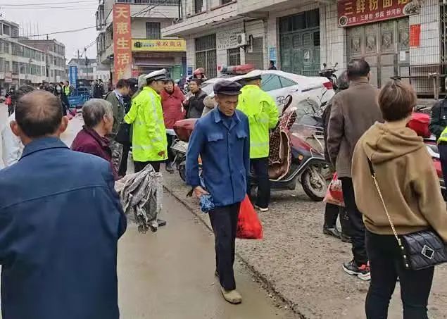 為進一步強化農村道路交通安全管控,11月16日,邵東市公安局交通警察