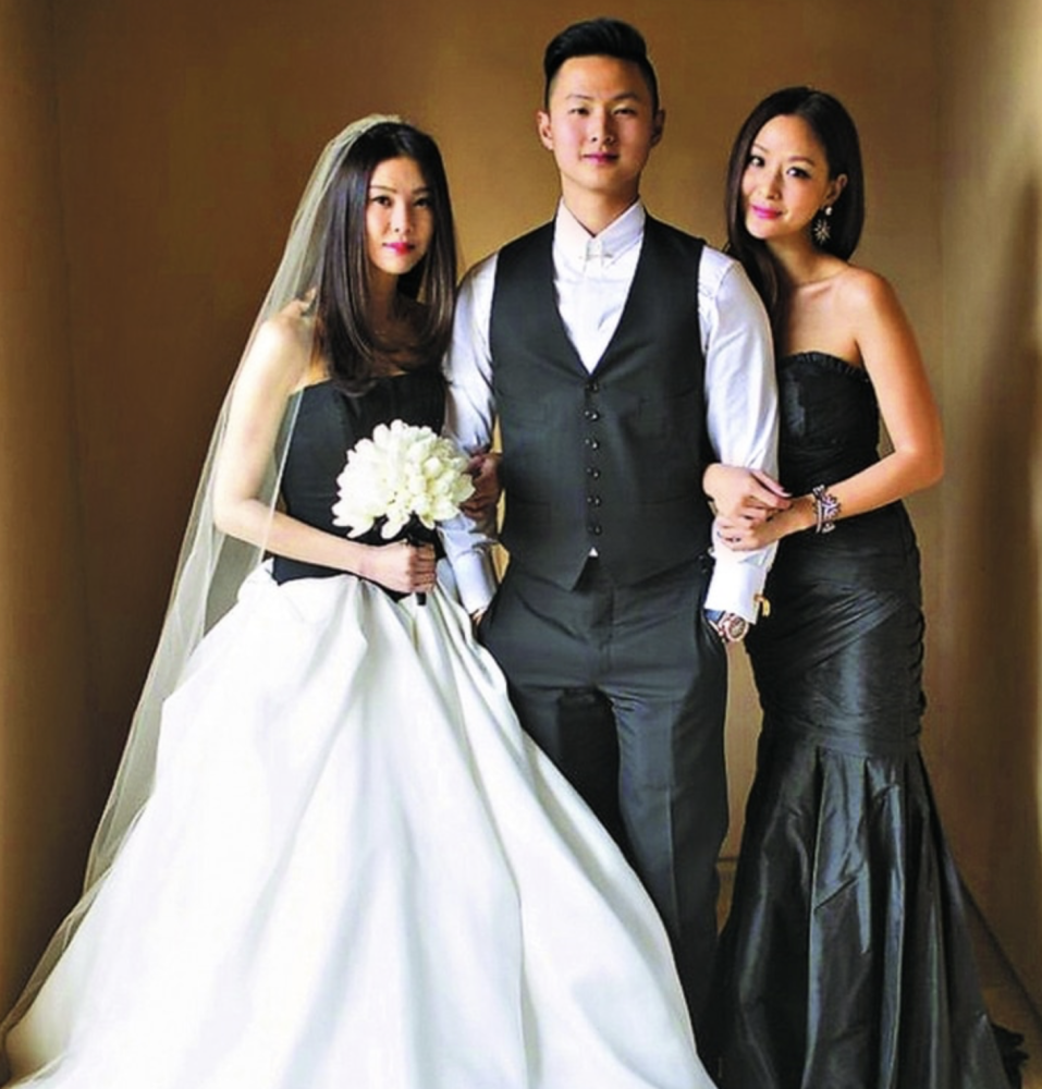 孙芸芸72岁父亲服刑中离世一生风流三度结婚小32岁嫩妻送别最后一程