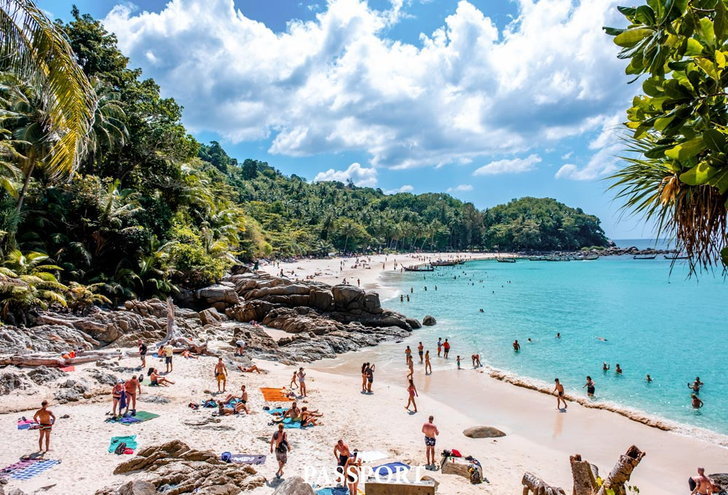 位于普吉岛南端的奈汉海滩因其原始的沙滩和清澈的海水而成为游客和