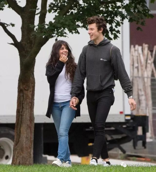 萌德卡妹宣布分手!长达2年的恋情结束