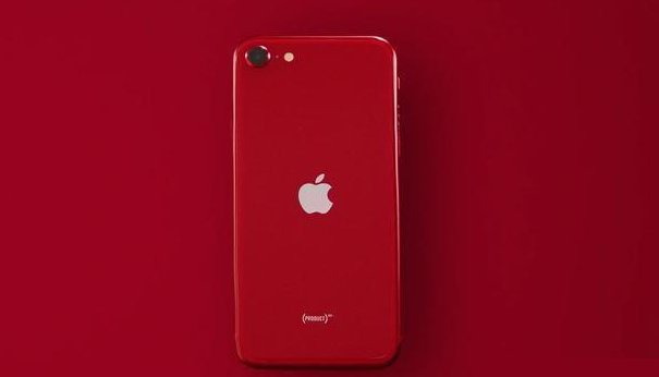 例如iphone se第二代,該機於2020年4月份發佈,搭載蘋果當時最強的a13