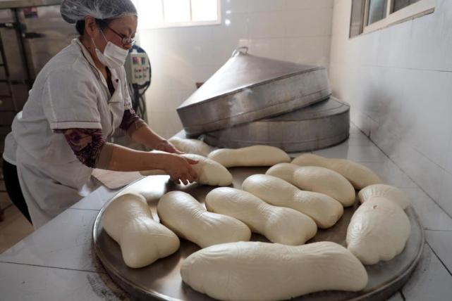 半岛观察丨冬日里的香饽饽王哥庄大馒头进入销售旺季价格普涨两成