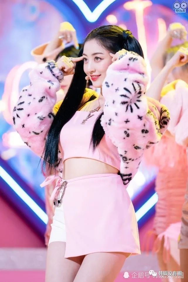 这次回归,颜值,身材都超赞的twice朴志效