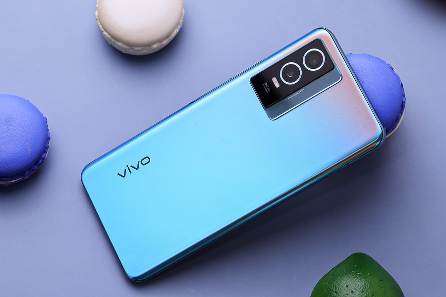 闪充加持无忧续航 轻薄时尚手机vivo y76s评测_腾讯新闻